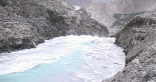  Attabad Lake: Blasting on to widen spillway